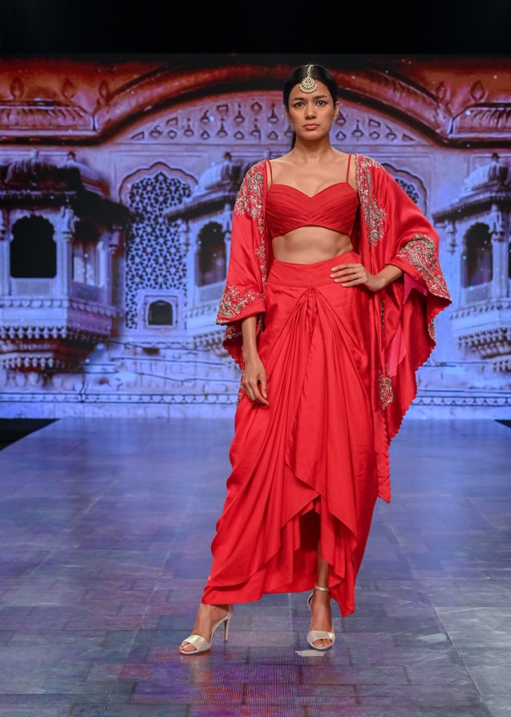 JAYANTI REDDYs Collection at The Lakme Fashion Week Winter/Festive 2020 at St. Regis in Mumbai, India on 24th October 2020  Photo :Vaqaas Mansuri / FS Images / Lakme Fashion Week / IMG Reliance