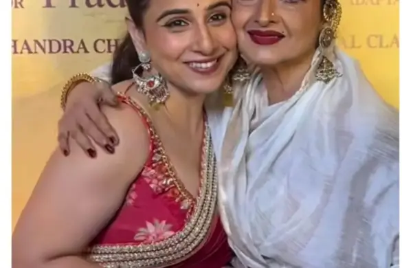 Vidya Balan & Rekha Recreate Parineeta Magic at 20th Anniversary Screening